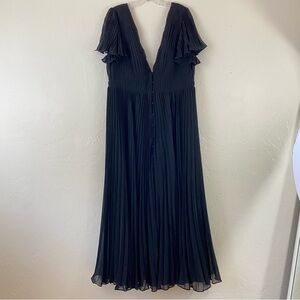 Fame & Partners NWT Size 16 Black Short Sleeve Pleaded Button Down Maxi Skirt